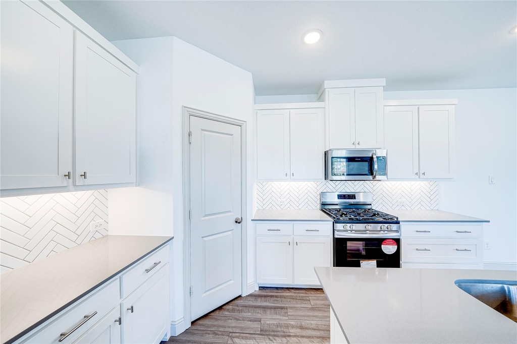 8888 Samara Street - Photo 9