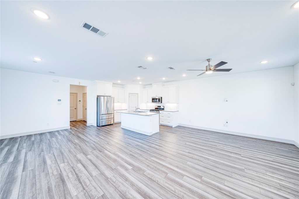 8888 Samara Street - Photo 5