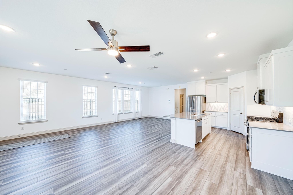 8888 Samara Street - Photo 11