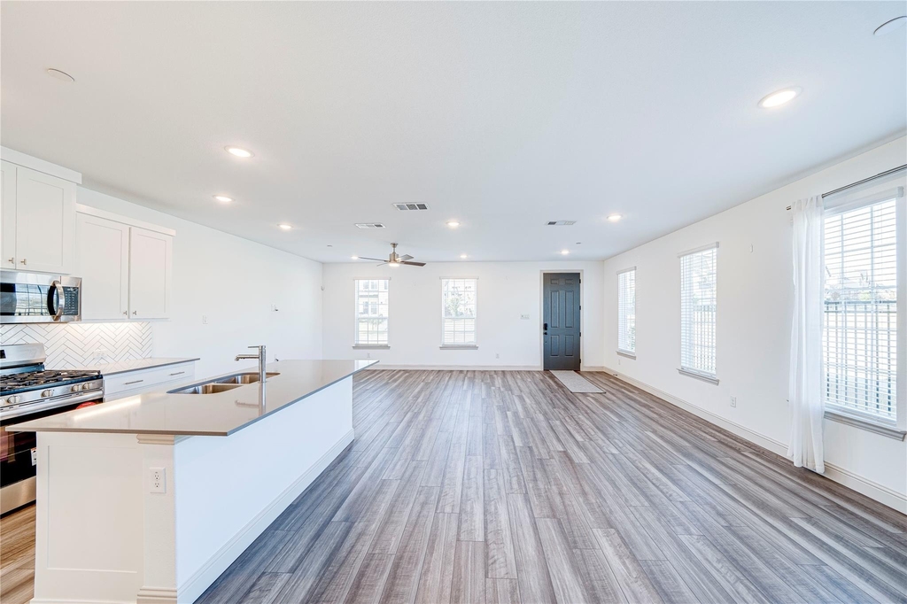 8888 Samara Street - Photo 4