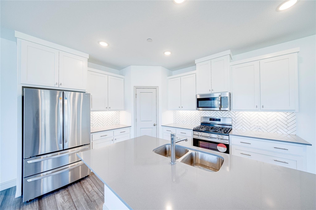 8888 Samara Street - Photo 10