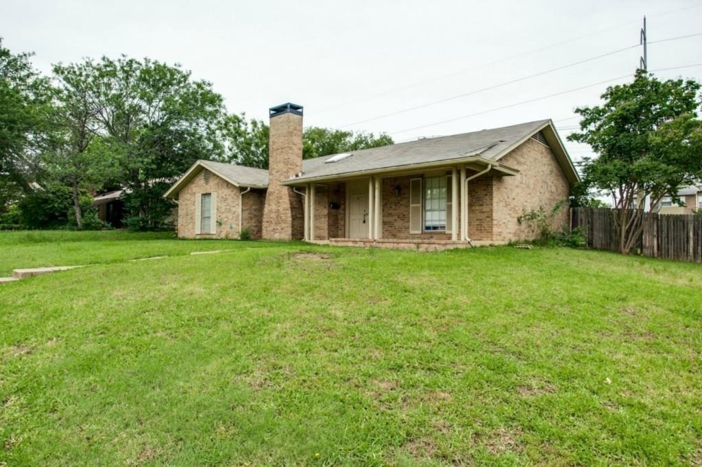 3801 Eugene Court N - Photo 0