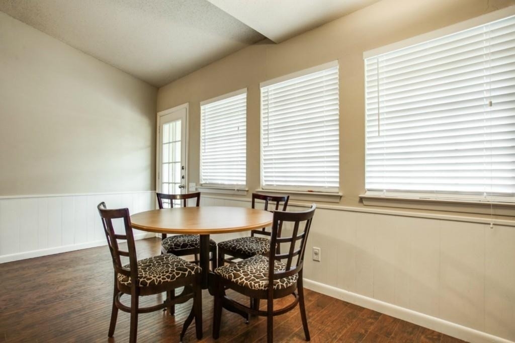 3801 Eugene Court N - Photo 6