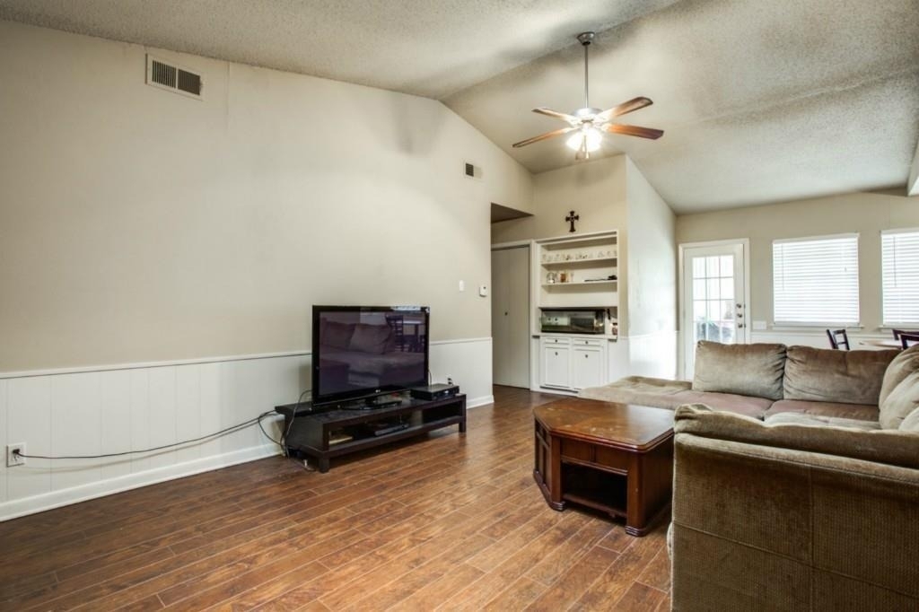 3801 Eugene Court N - Photo 5