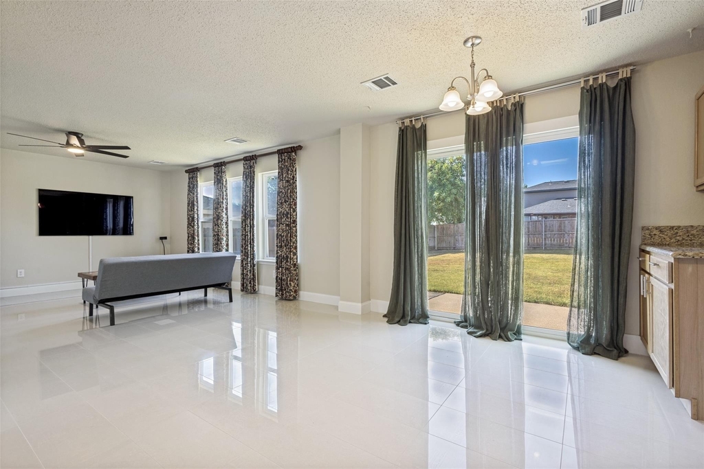 1609 White Oak Road - Photo 4