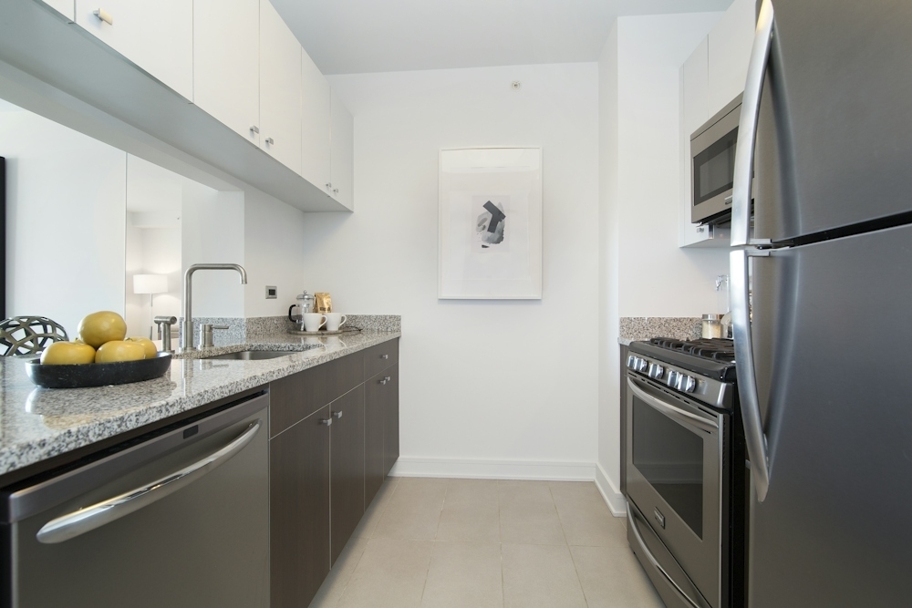 Studio in Long Island City - Photo 1