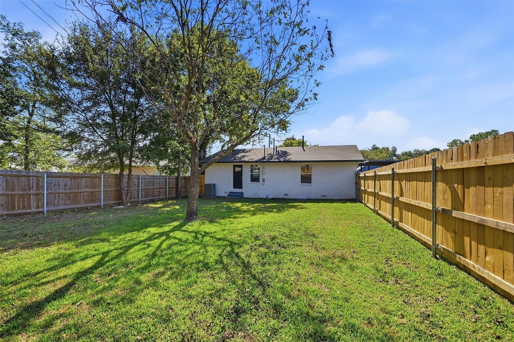 703 E Sears Street - Photo 21