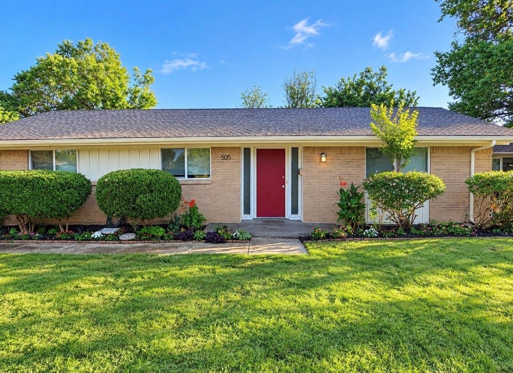 505 Melrose Drive - Photo 0