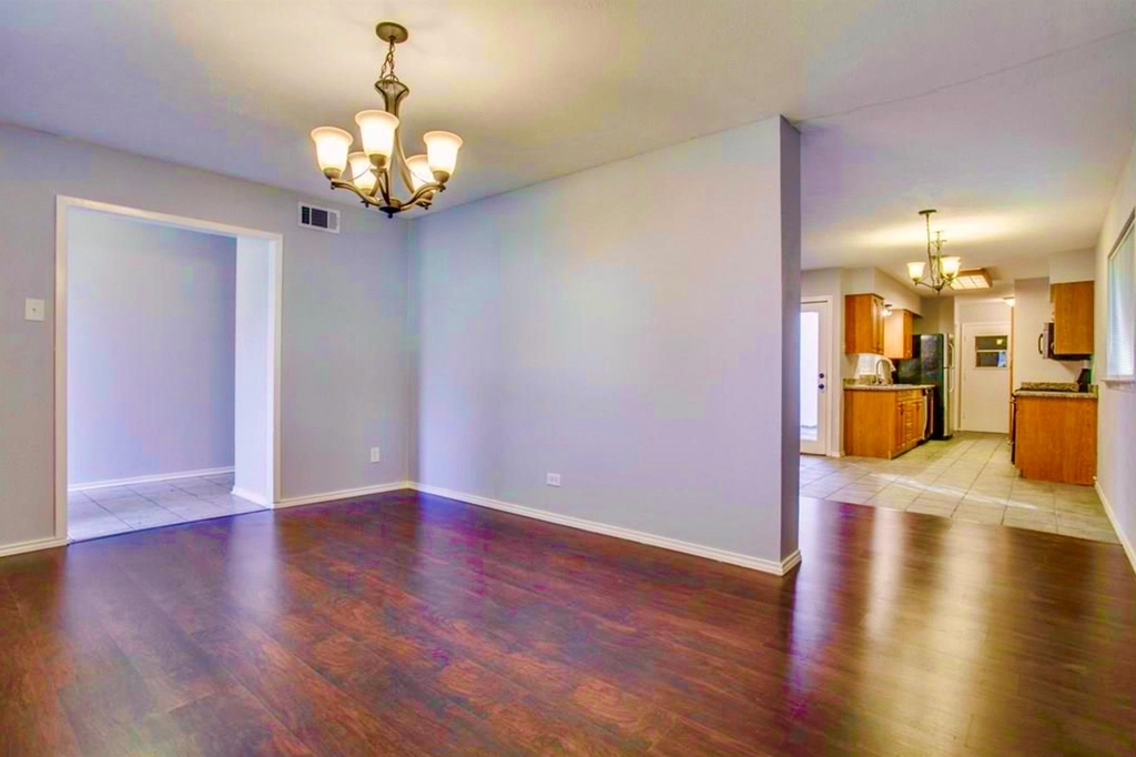 505 Melrose Drive - Photo 3