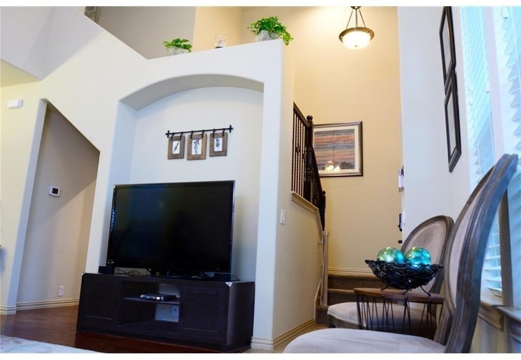867 Llano Drive - Photo 4