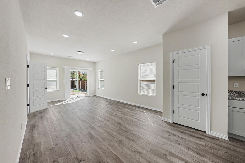 3115 Lumber Street - Photo 7