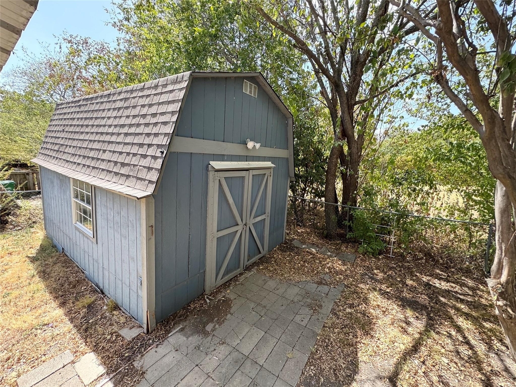 311 Gibson Street - Photo 11