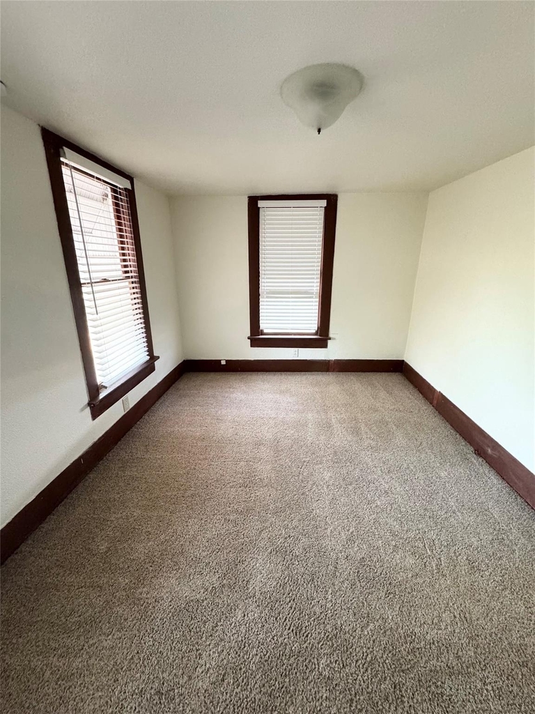 311 Gibson Street - Photo 6