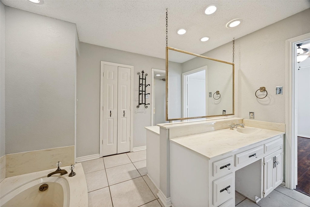 1138 Mill Springs - Photo 9