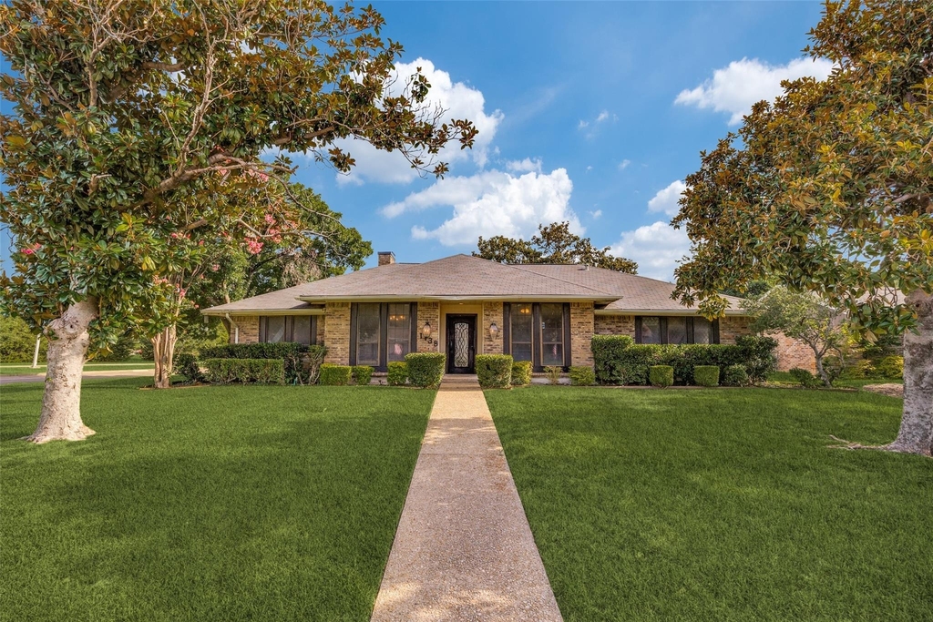1138 Mill Springs - Photo 0