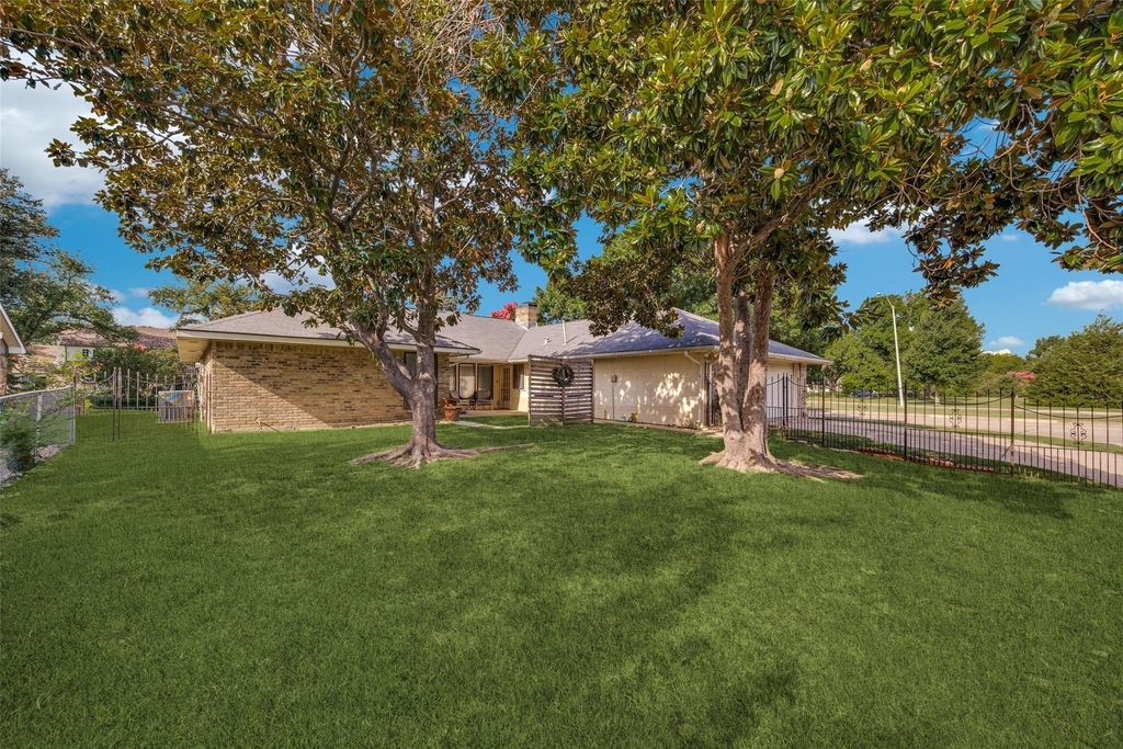 1138 Mill Springs - Photo 12