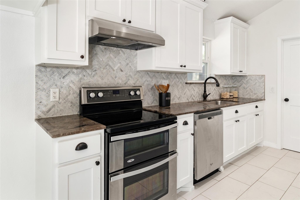 2107 Elmwood Boulevard - Photo 19