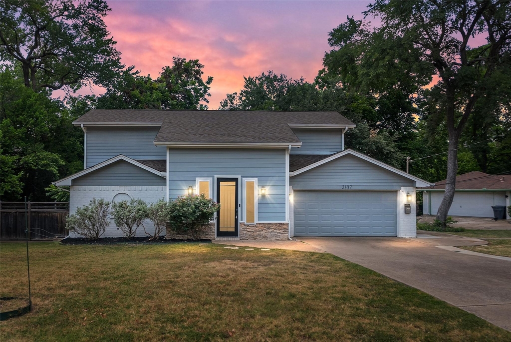 2107 Elmwood Boulevard - Photo 0
