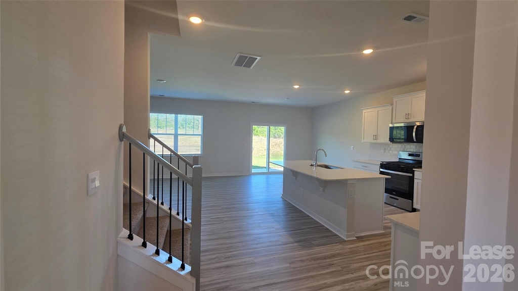 509 Blackpool Court - Photo 4