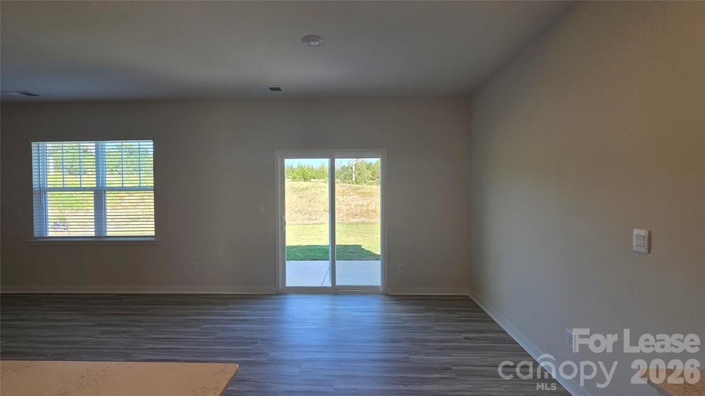 509 Blackpool Court - Photo 8