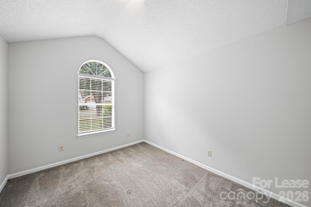 1012 Ridgefield Circle - Photo 19