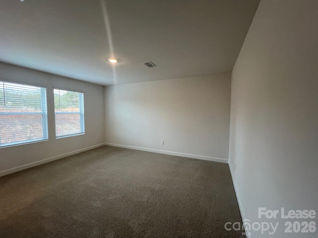 1241 30th Street Lane Ne - Photo 7