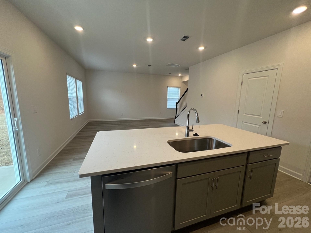 1241 30th Street Lane Ne - Photo 4