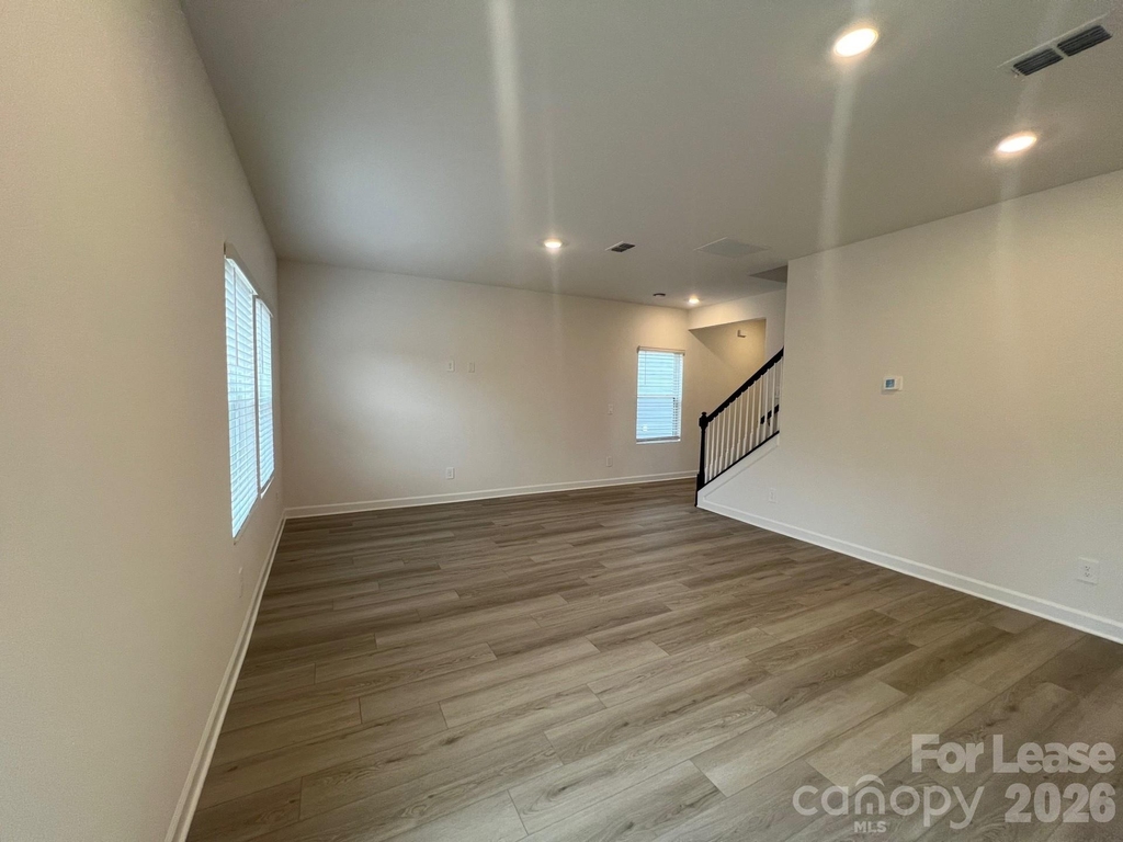 1241 30th Street Lane Ne - Photo 3