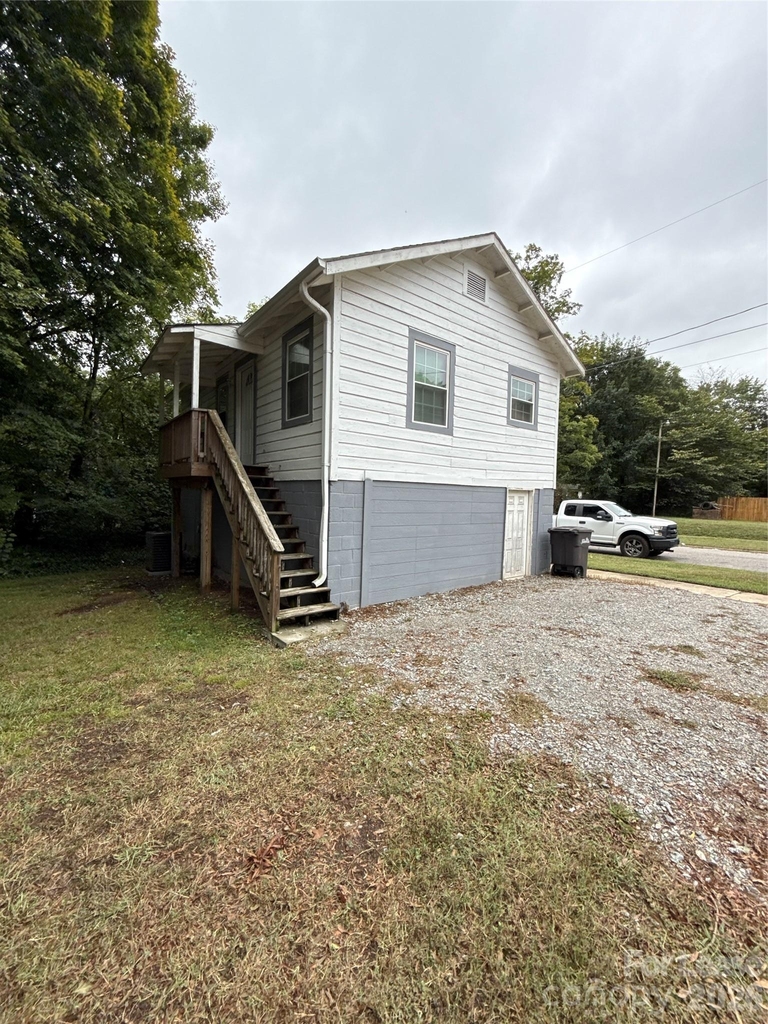 1227 5th Street - Photo 0