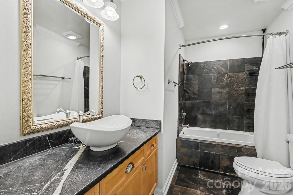 405 W 7th Street - Photo 16