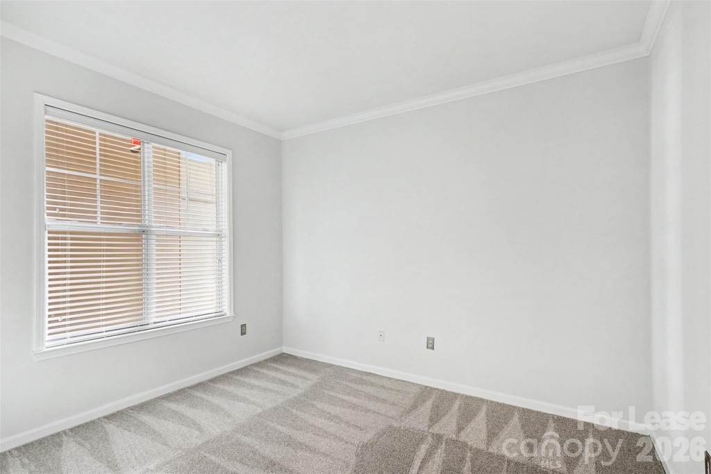 405 W 7th Street - Photo 14