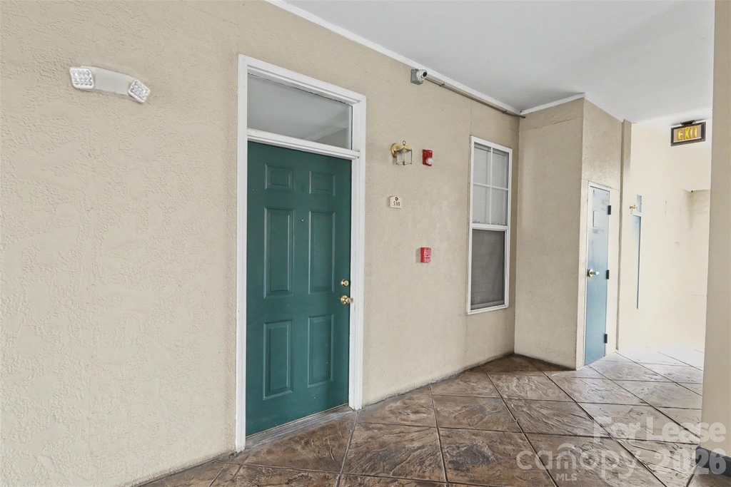 405 W 7th Street - Photo 23