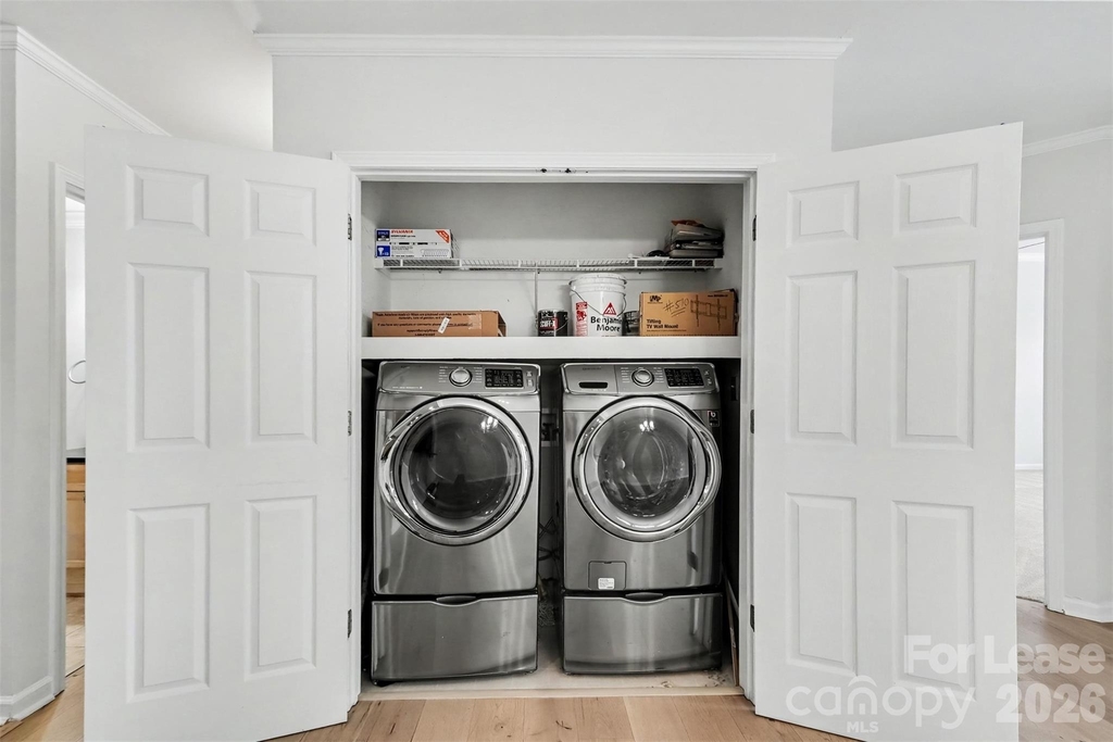 405 W 7th Street - Photo 11