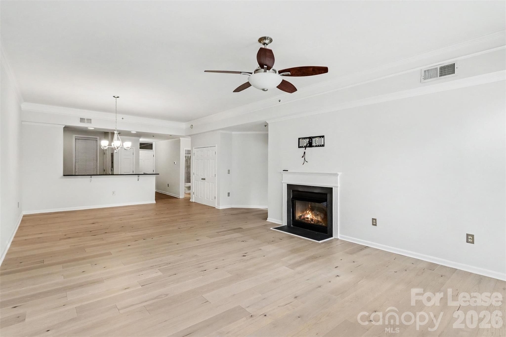 405 W 7th Street - Photo 1