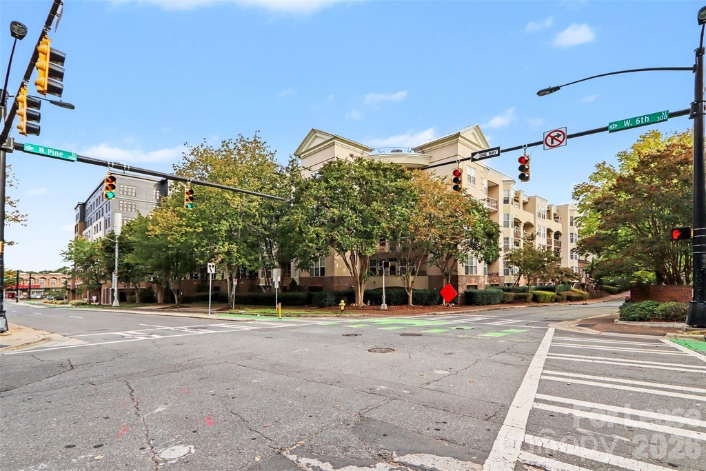 405 W 7th Street - Photo 22