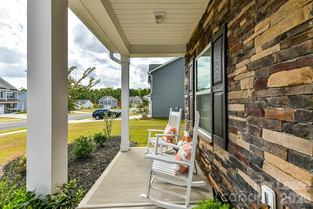 4621 Rosalyn Lane - Photo 2