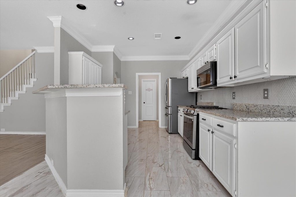 805 Sierra Lane - Photo 6