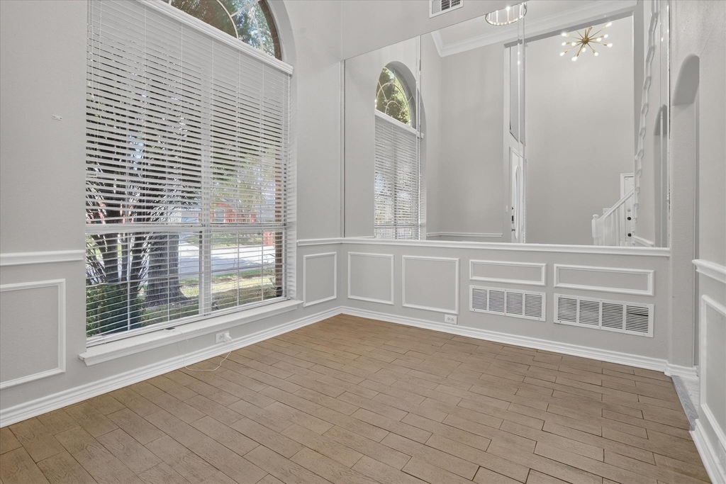 805 Sierra Lane - Photo 1