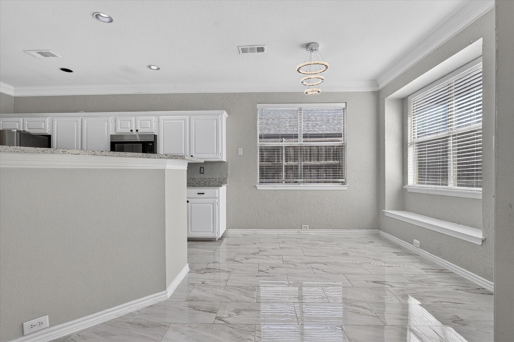 805 Sierra Lane - Photo 5