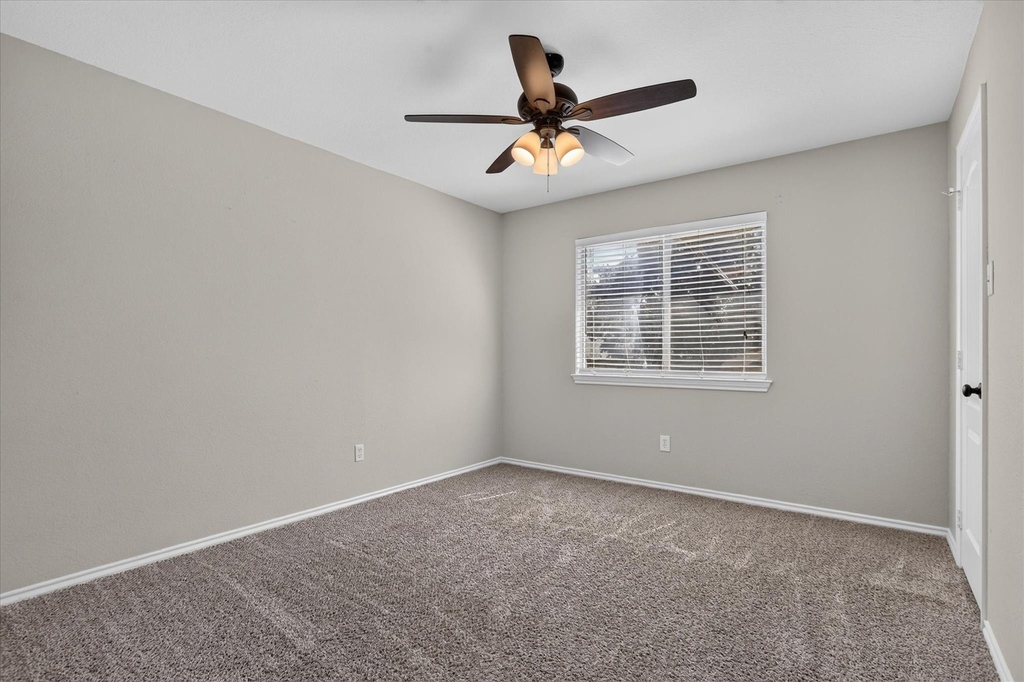 805 Sierra Lane - Photo 14