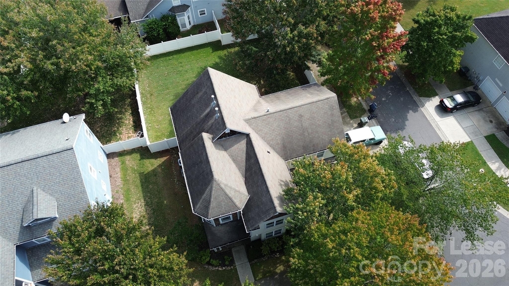 18706 Coachmans Trace - Photo 2