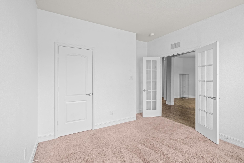 1929 Brahorn Lane - Photo 4