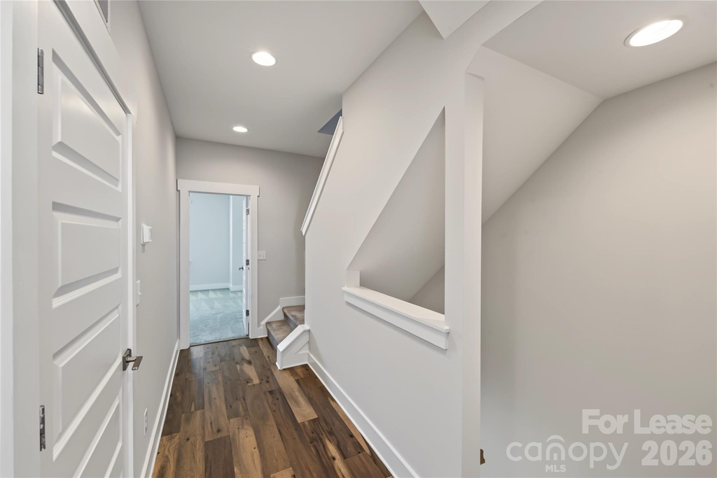 1245 Lomax Avenue - Photo 18