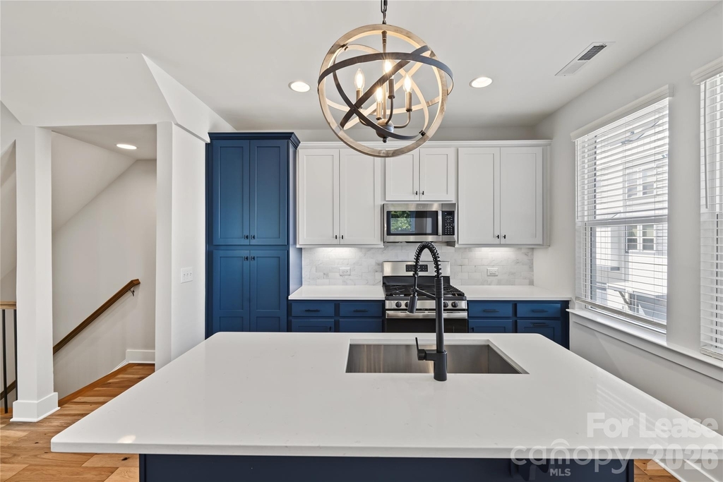 1245 Lomax Avenue - Photo 10