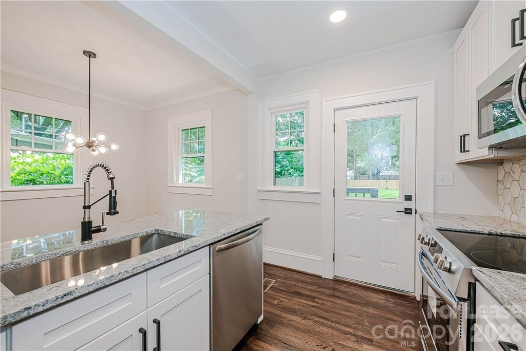 616 Oakland Avenue - Photo 8