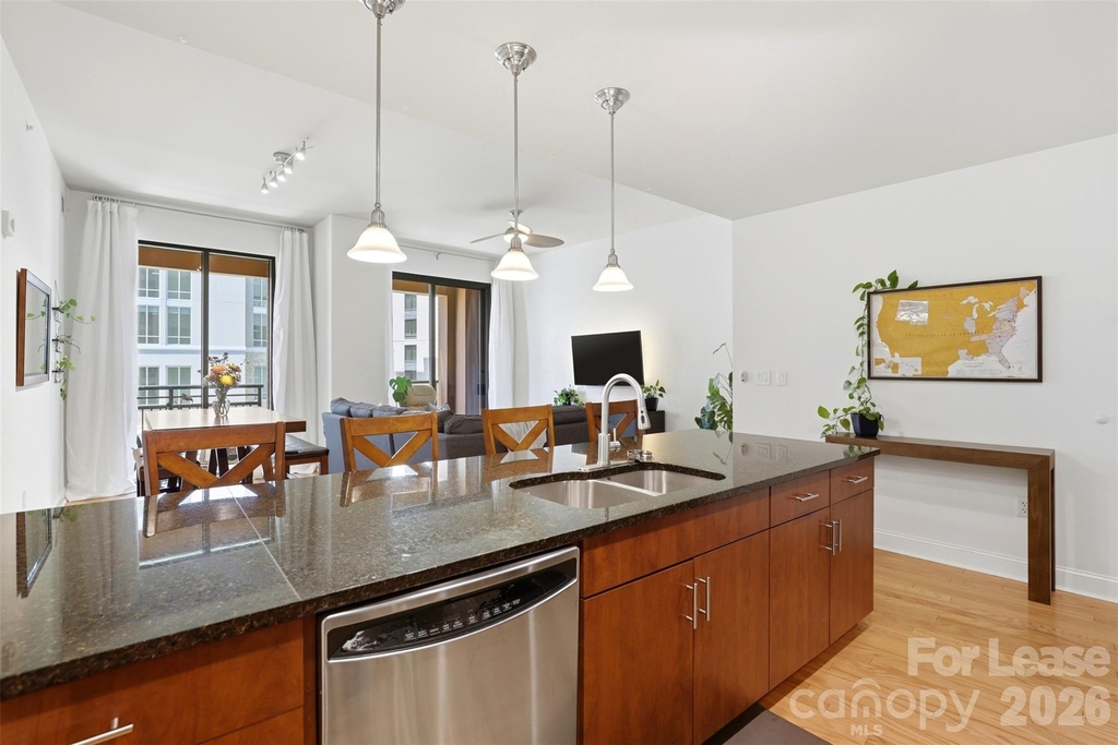 701 Royal Court Court - Photo 3