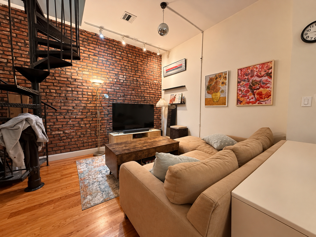 664 Park Place - Photo 2