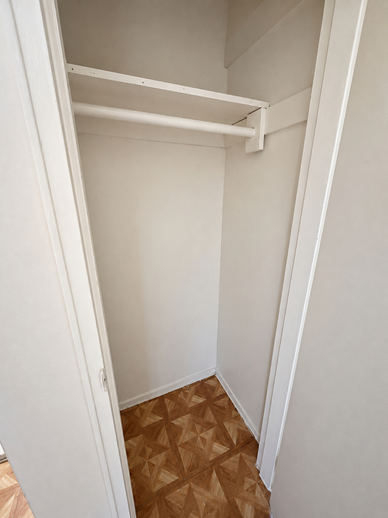 87-16 Winchester Boulevard - Photo 4