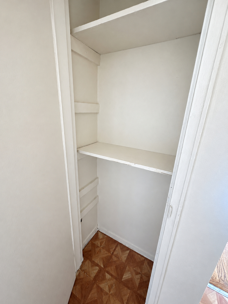 87-16 Winchester Boulevard - Photo 5