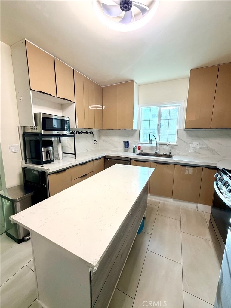 159 W Glendon Way - Photo 3